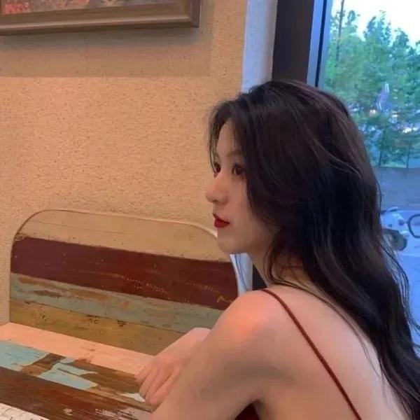 无人知晓的夏日清晨海报